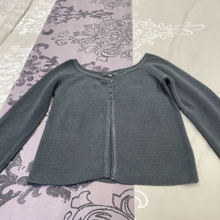 Вʼязаний кардиган у стилі jacquemus