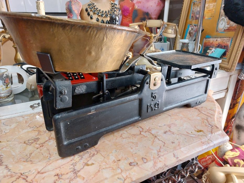 Antiga balança em ferro fundido e latão 5kg 

Balança mecânica, c