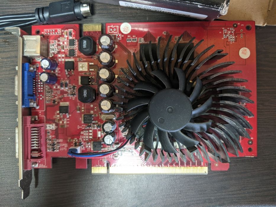 Видеокарта GEFORCE

7300GT