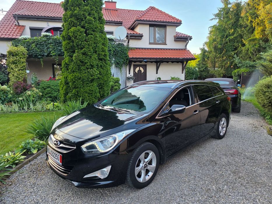 Hyundai i40 navi ledy grzane fotele i kierownica klimatronik 2 strefy mały przebie