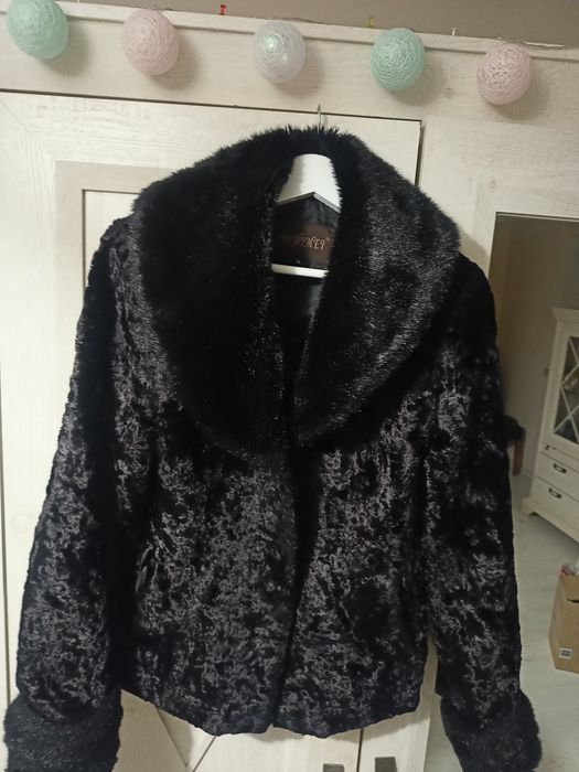 Kurtka futerko taliowane czarne piękna