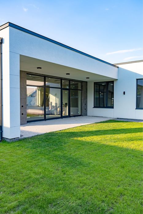 Сучазний будинок в с. Романків