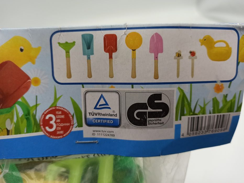 Dziecięca torba z przyrządami ogrodowymi