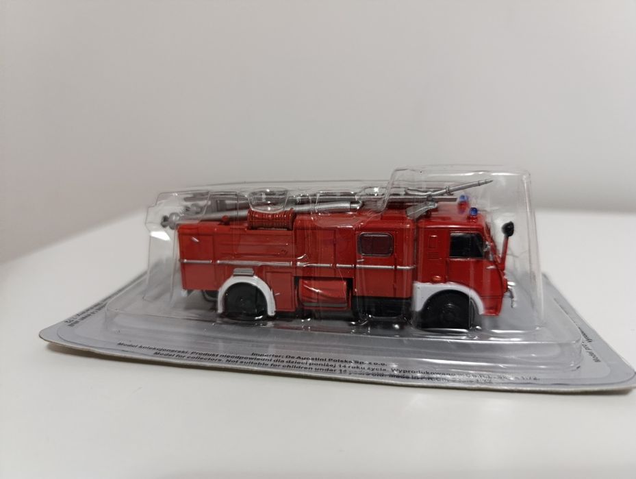 Metalowy model kultowego auta JELCZ 003 Skala: 1:72 Model kolekcjoners