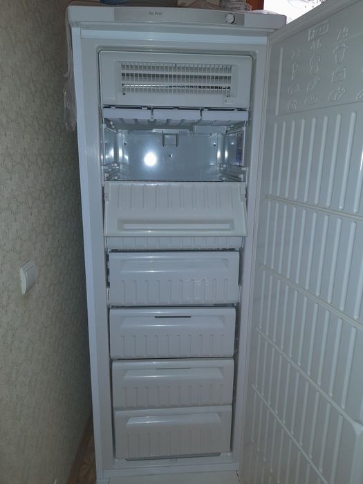 Продам морозильну камеру