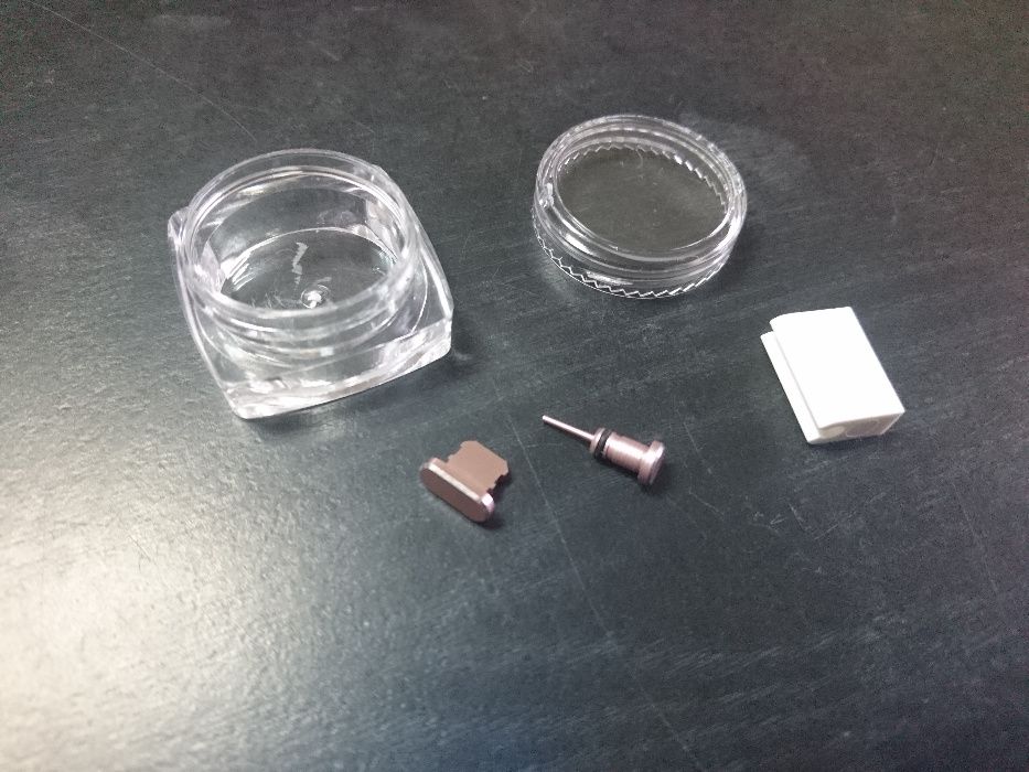 Заглушки для IPhone золотистые