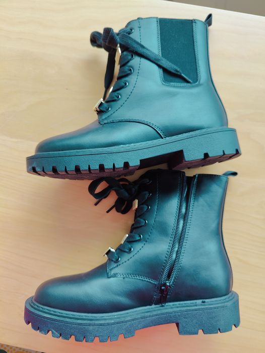 Botas pretas Lefties