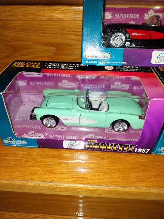 Chevrolet Corvette 1957 - Miniatura Antiga