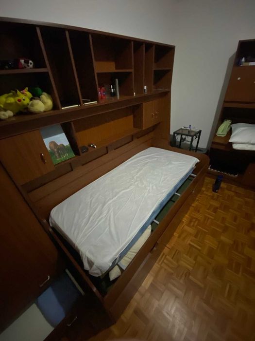 Cama individual com cama inferior + estante | 50€