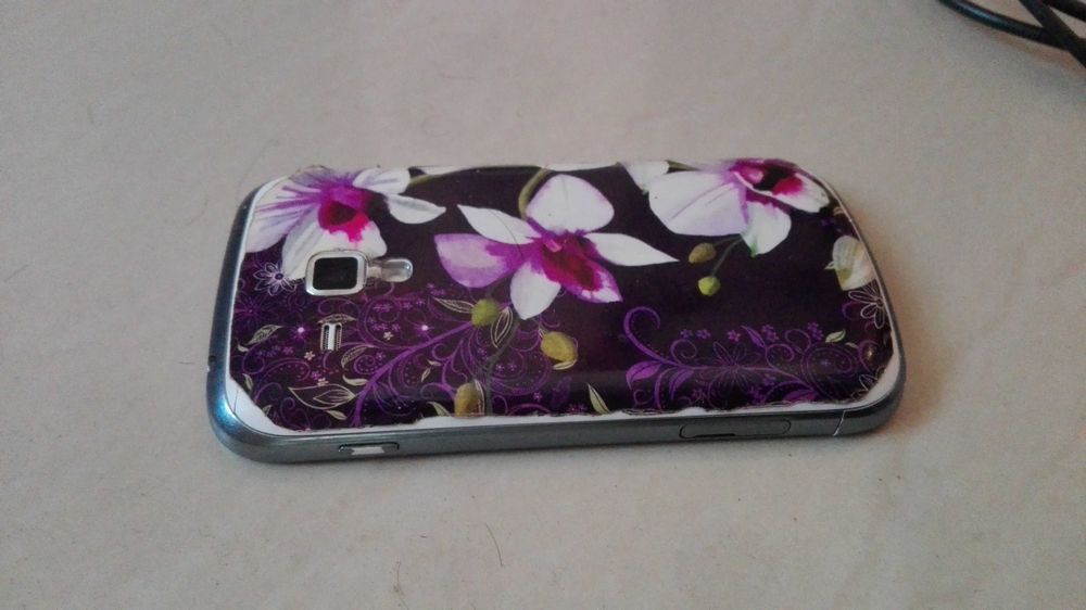 Samsung Galaxy S Duos S7562 Pure White