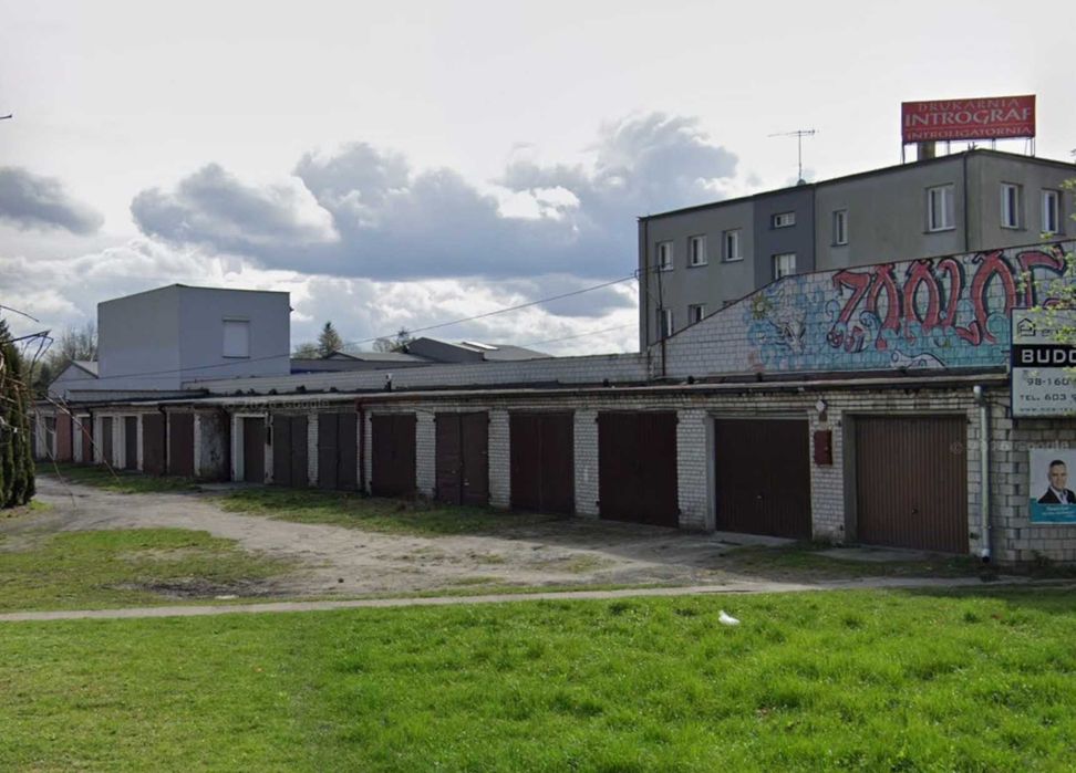 Garaż Łask przy Retro