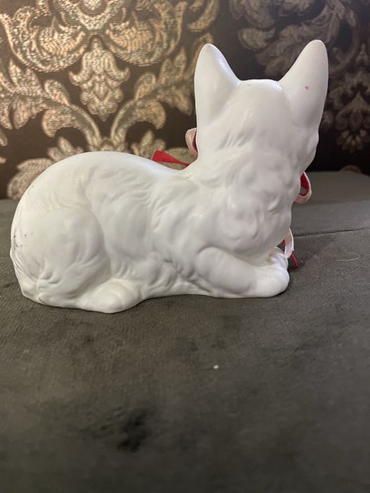 Продам фарфоровую кошку - 800 грн