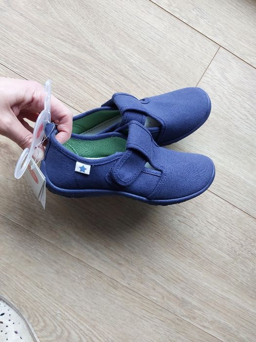 Nowe kapcie Cool Club roz. 30