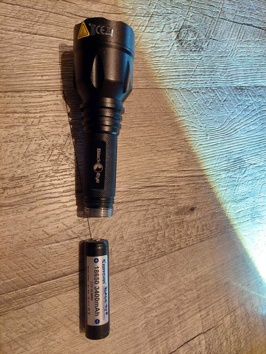 Lanterna tática LED Mactronic Black Eye - Bom estado