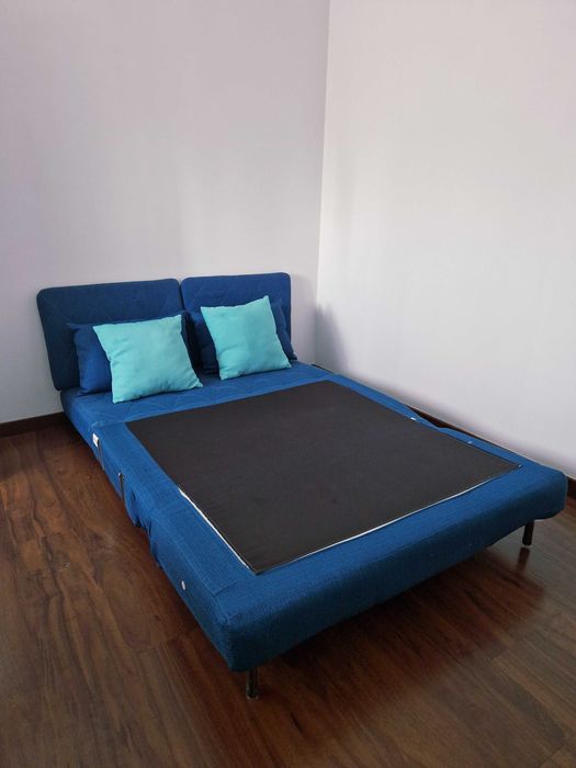Sofá cama pequeno