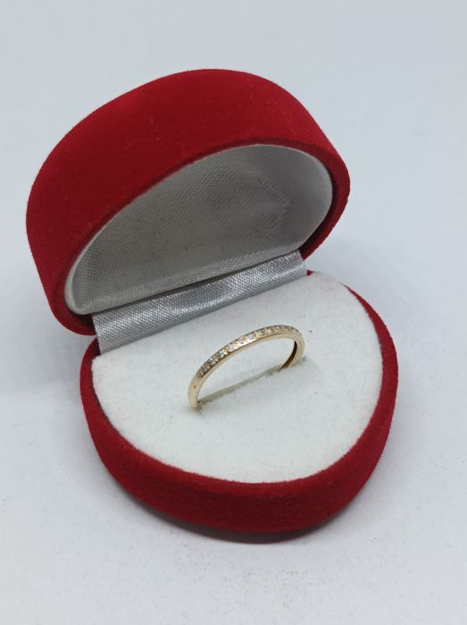 Złoty pierścionek/obrączka z cyrkoniami złoto 585 rozm. 13