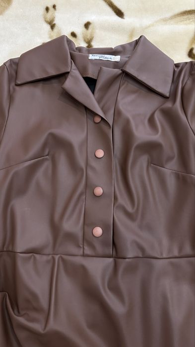 Жіноча шкіряна сукня в ідеальному стані