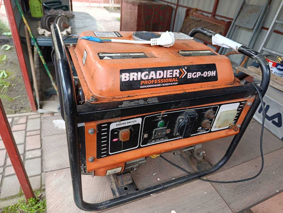 Бензиновый генератор Brigadier professional BGP-09H