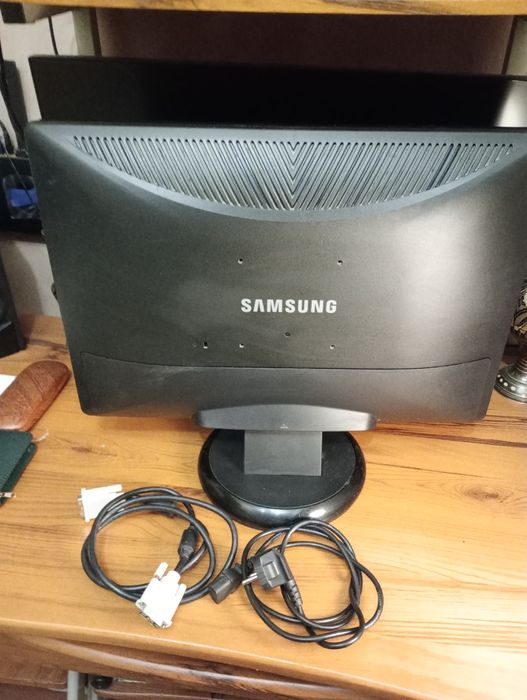 Монітор SAMSUNG 223BW 22 дюйма

Model: 223BW

Model Code: LS22MEVSFV/E