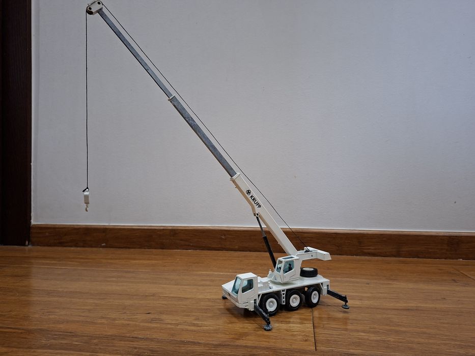 Model NZG 283 Żuraw teleskopowy Krupp KMK 3035 1:50 | Metal W. Germany