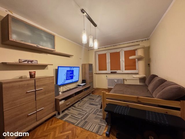 Przytulna i przestronna kawalerka z balkonem !!