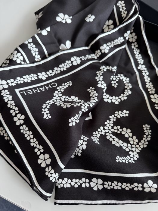 Nowa luksusowa  jedwabna Apaszka Chanel