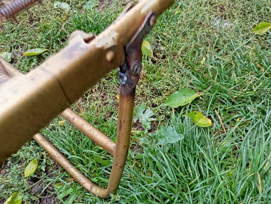 Розкладушка з бильцем