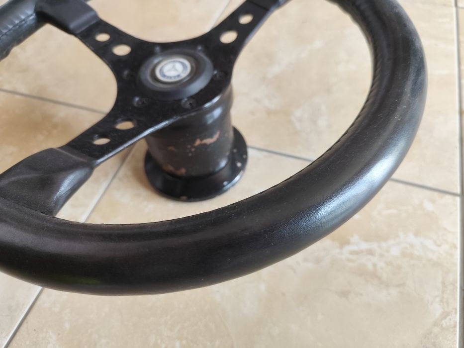 Volante desportivo c/símbolo Mercedes