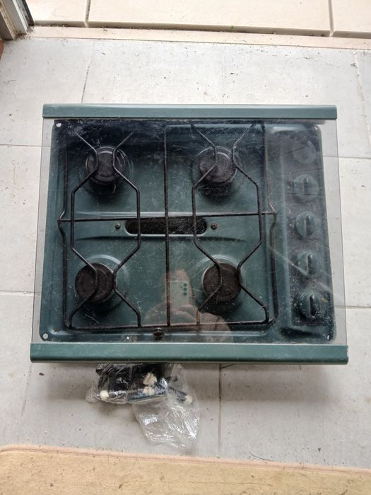 Forno e bico verde escuro