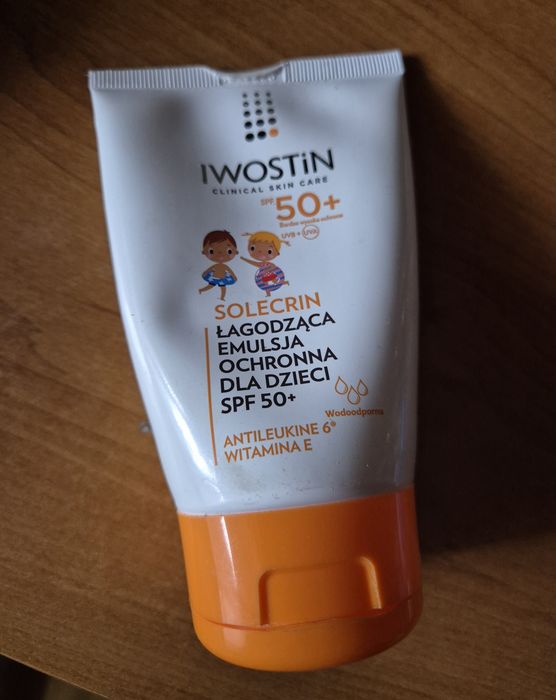 Używana! Tanio! IWOSTIN Solecrin Łagodząca emulsja ochronna dla dzieci SPF50 zostało ok. 75 ml