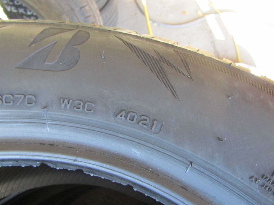 235/55R18 Bridgestone BLIZZAK LM005 2szt 6mm 104H 2021R