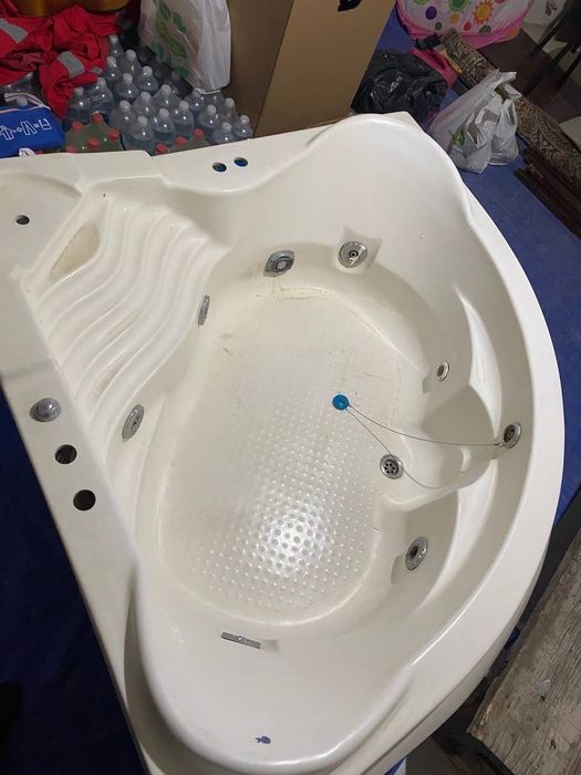 Продам Ванну джакузи