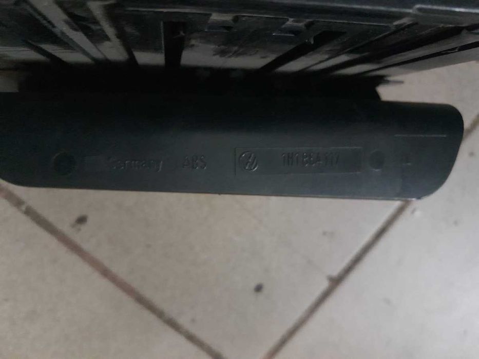 Uchwyt schowek na kasety 1H1864117 Vw Golf III mk3 Vento
