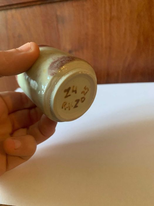 Copo de sake vidrado com sangue de boi