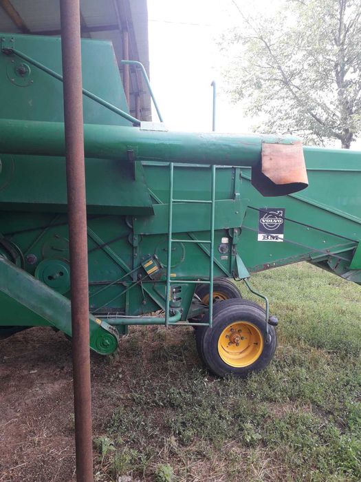 Зернозбиральний комбайн Volvo
