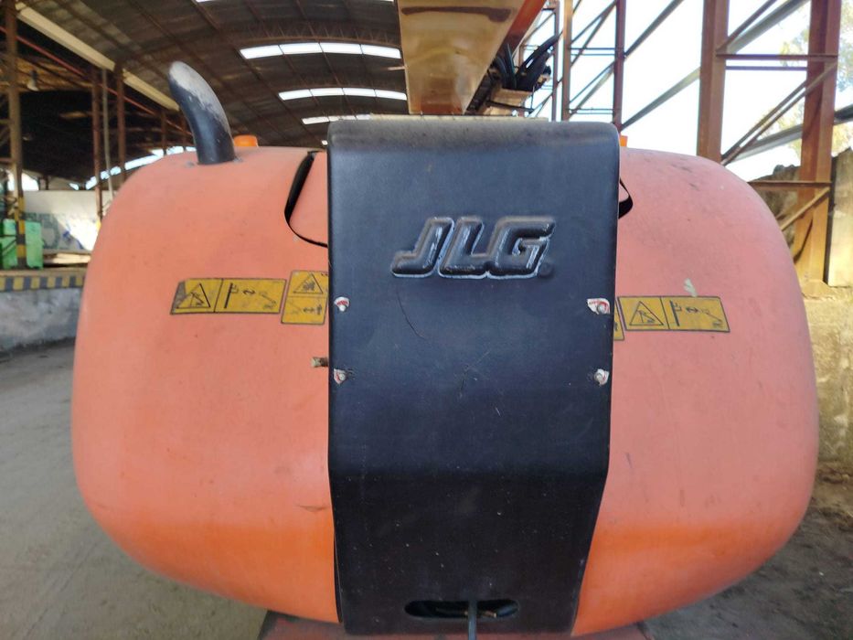 Plataforma telescópica JLG 600 AJ