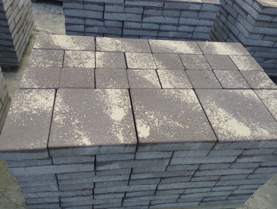 Продам бруківку з доставкою.