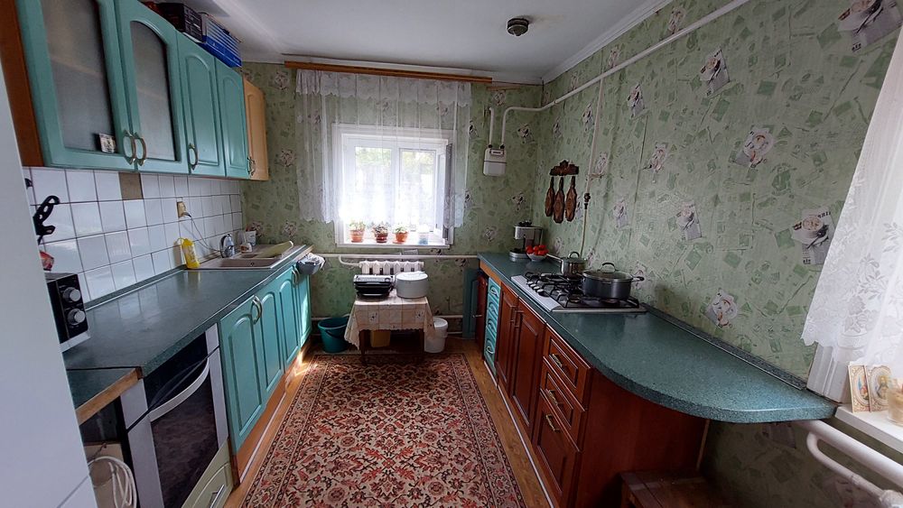 Продам комфортний будинок с.Худяки