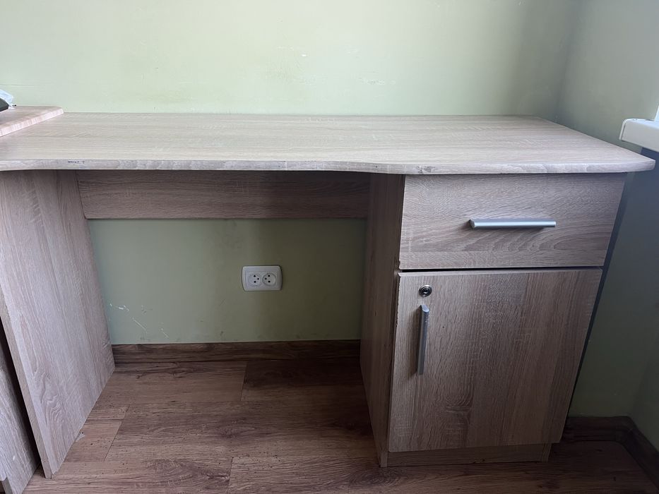 Компютерний стіл