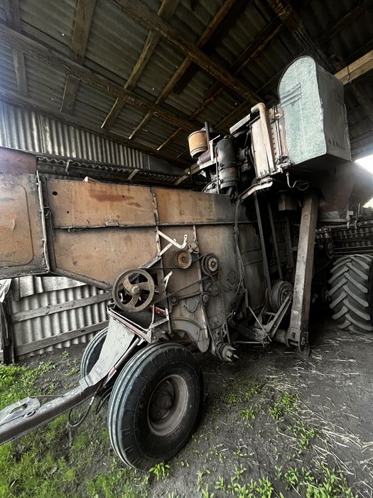 Продам комбайн Нива