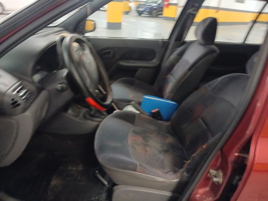 Renault clio 1.2 ano 99