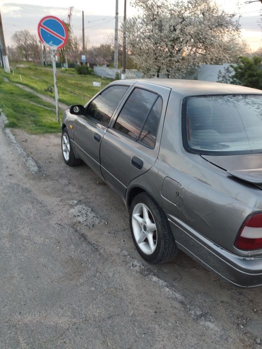 Продам Ниссан сани