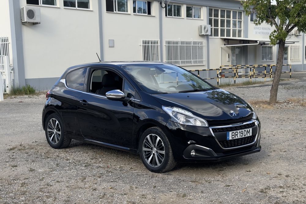 Peugeot 208 1.2 PureTech Allure Coupé 110 cv, ano 2016, com 135.000 km
