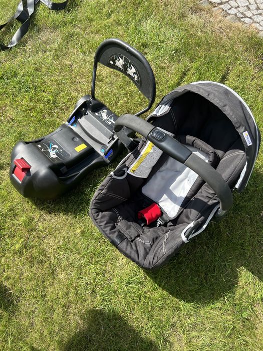 Fotelik dla najmłodzych z bazą 0-13 kg hauk  stan idealny polecam