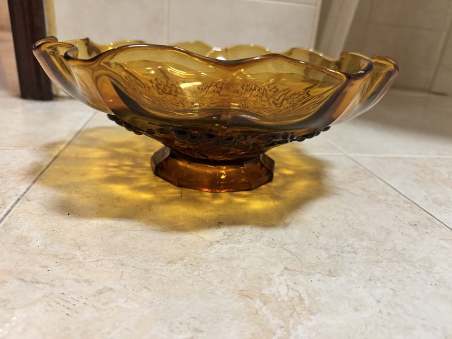 Fruteira de vidro cor ambar