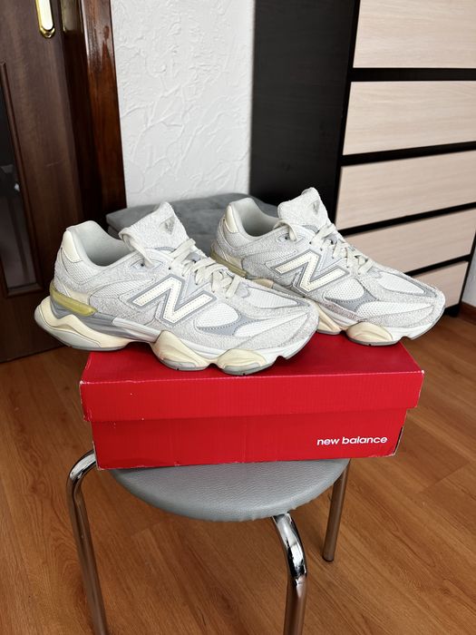 New Balance 9060 Beige Brown  43 розмір  нюбеленс