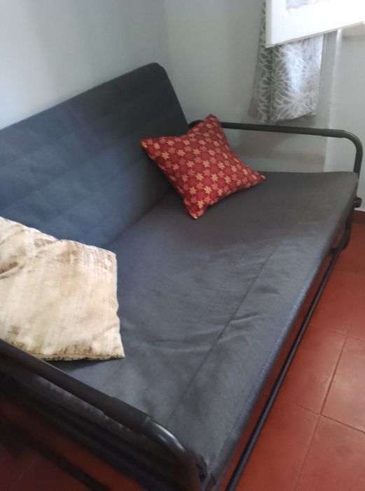 Sofá cama cinza e preto