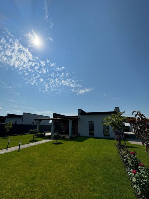 Здам будинок біля річки у Зазимʼї. Генератор !