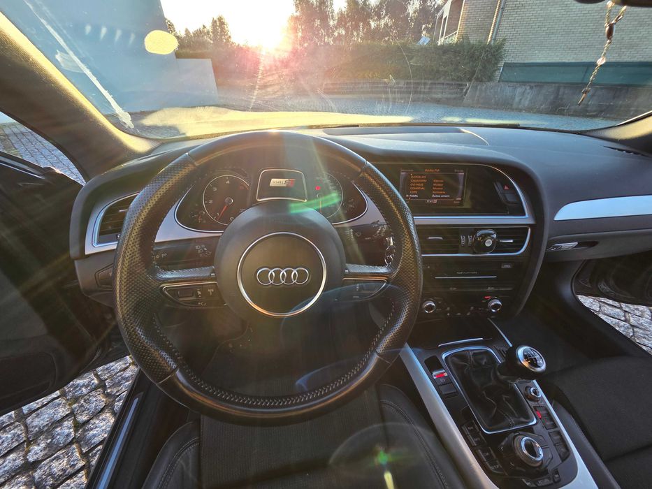 Audi A4 sline impecável, para quem gosta de conforto e segurança