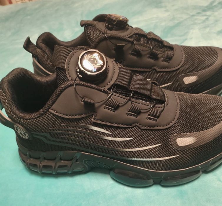 Sapatilhas de segurança novas